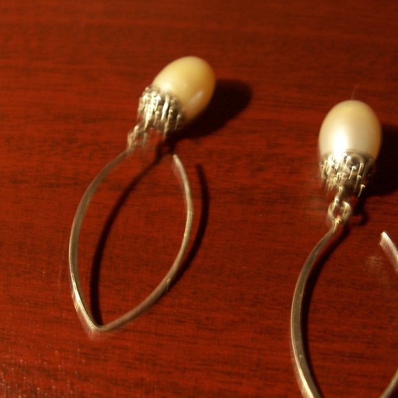 Pearl Dangle Earrings - Picture 7 of 7